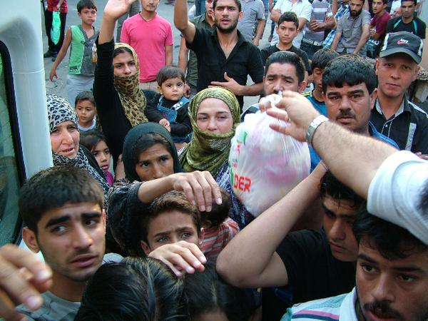 Hilforganisation Nothilfe Spendenverteilung Waisenkinderhilfe Nothilfe Flüchtlingshilfe Essenspakete Spendenverteilung Istanbul an Syrische Waisenkinder und Flüchtlingsfamilien